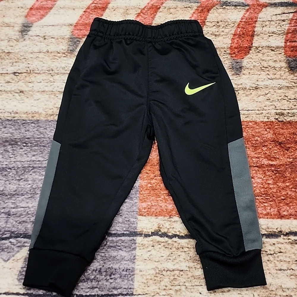Nike Boys sweat outfit - Picture 8 of 11